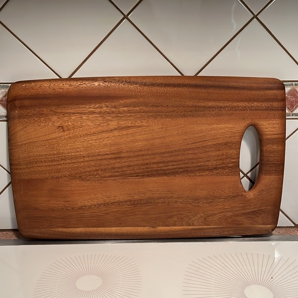 Crate & Barrel Charcuterie Cutting Board - Large 19” x 12” - Picture 5 of 7